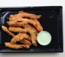 Куриные палочки с чесночным соусом