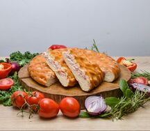Пирог с ветчиной, болгарским перцем и сыром