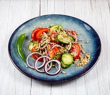 Салат по-грузински с грецким орехом