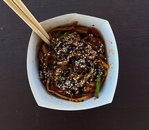 Сычуаньский вок с курицей