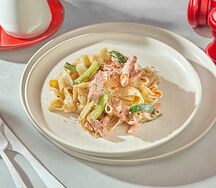 Паста Фирменная Палки-Скалки с лососем и цукини