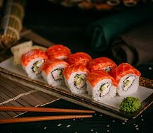 Ролл Калифорния с сёмгой