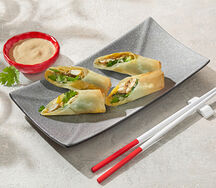 Спринг-роллы с курицей и авокадо