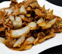 Свинина жареная с луком