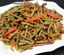 Папоротник со свининой