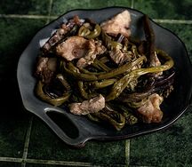 Папоротник со свининой