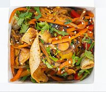 Wok с фунчозой по-паназиатски