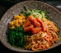 Поке с лососем с соусом Унаги Основной