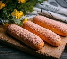 Эклер клубника