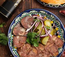 Казы с маринованными овощами