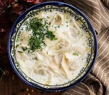 Пельмени в сливочном бульоне