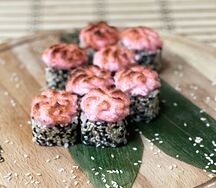 Ролл с форелью