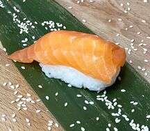 Суши с форелью