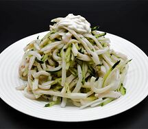 №431 Салат Кальмар с огурцом под майонезом