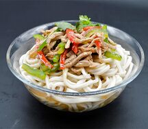 №568 Острая лапша ручной лепки со свининой