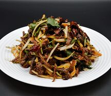 №436 Салат с острой говядиной 