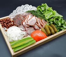 №390 Закуска из овощей и мяса