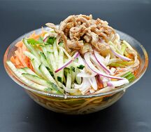 №571 Лапша ручной лепки со свининой и овощами