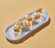 Ролл с мидиями