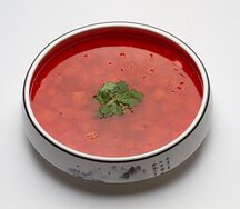 Китайский суп с помидорами и говядиной