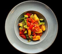 Теплый салат с баклажаном