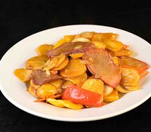 Жареная говядина с картофелем