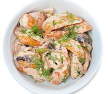 Картофель с курицей и грибами в сметанном соусе