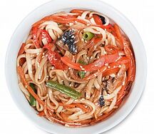 Овощи под соусом терияки с лапшой удон