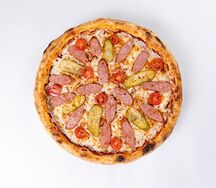 Пицца Баварская с копчёными колбасками