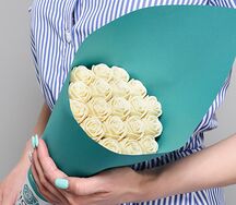 Съедобный букет из 19 шоколадных роз B19-A-B
