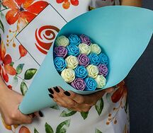 Сладкий букет из шоколадных роз