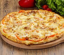 Пицца с курицей целая