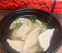 Пельмени классические в курином бульоне