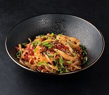 Лапша Woк с морепродуктами в тайском остром соусе