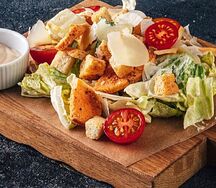 Цезарь с куриным шашлыком