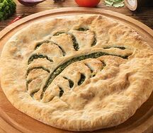 Хачапури со шпинатом и сыром