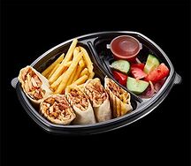 Арабский обед на тарелке из курицы