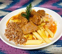 Гуляш с говядиной