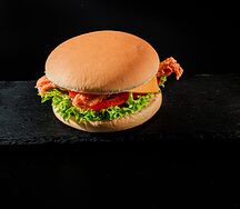 Бургер Чикен-чиз сочные куриные стрипсы и сыр чеддер