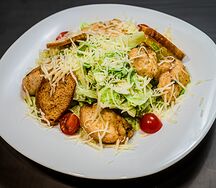 Салат Цезарь с курицей 