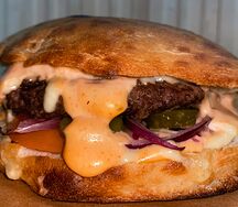 Шаурма в лепешке с котлетой из сочной говядины