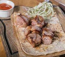 Шашлык из cвинoй шейки