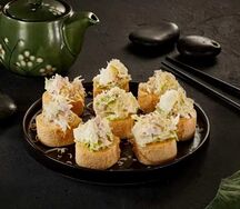 Цезарь с салатом и курочкой гриль