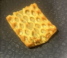 Слойка с курицей и шпинатом
