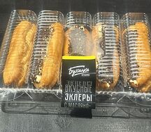 Эклер с ванильным кремом