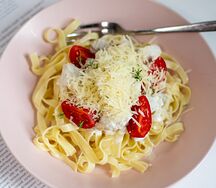 Паста с курицей и грибами