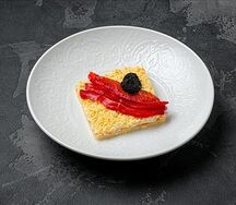 Мурмонский лосось с печеными овощами и майонезом