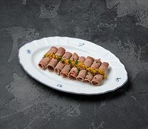 Рулетики из говяжего языка с хреном и горчицей