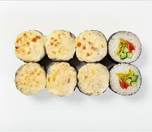 Ролл запеченный с копченой курицей
