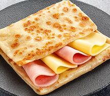 Блин с ветчиной и сыром